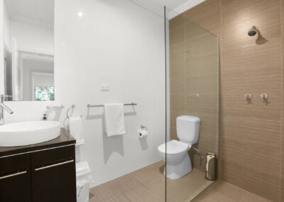 Bedroom 5 bathroom ensuite