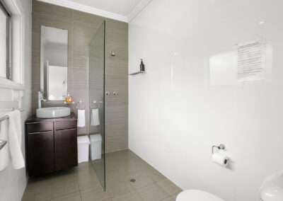 Bedroom 4 bathroom ensuite