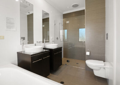 Master bedroom 1 ensuite-basin, toilet and double shower